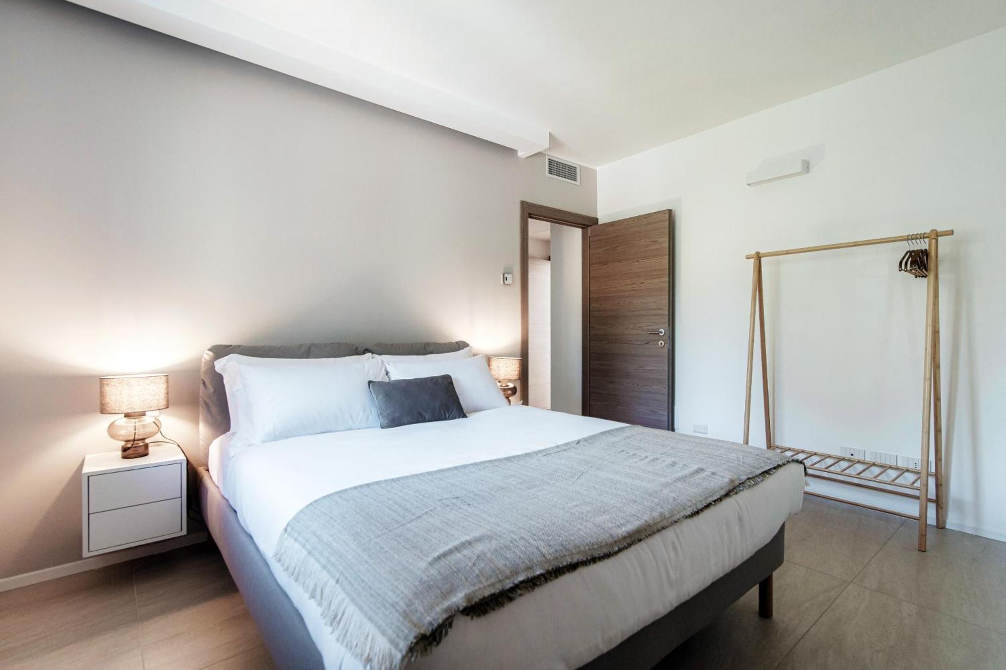 Lario Suite Apartments By Quokka 360 - With Parking Next To Como City Экстерьер фото